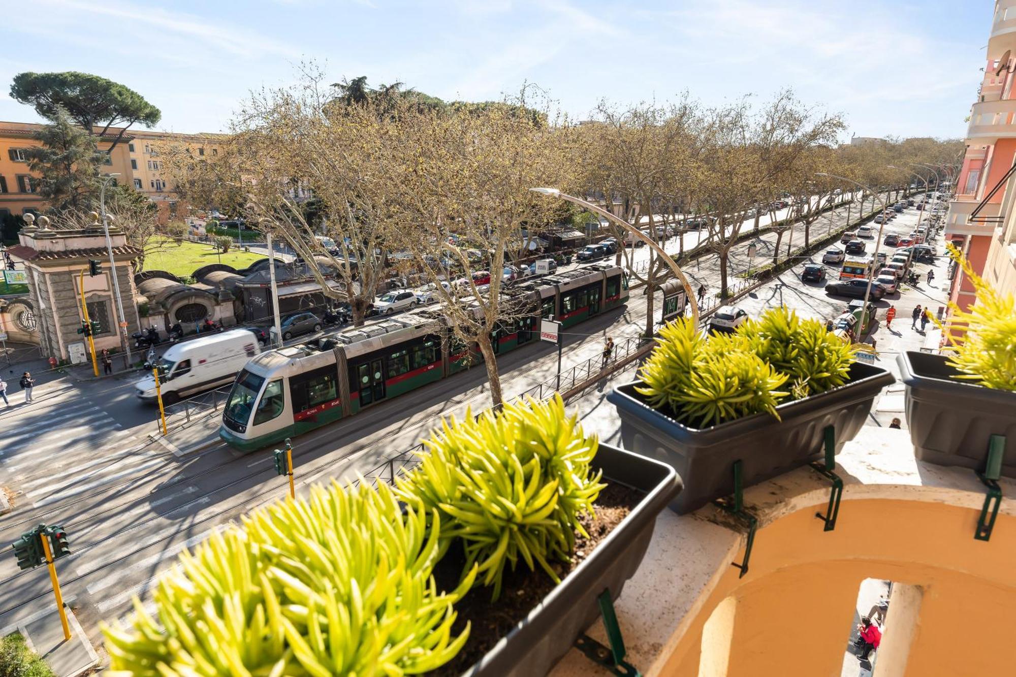 Cozy Apartment Gianicolense 3Bdr โรม ภายนอก รูปภาพ